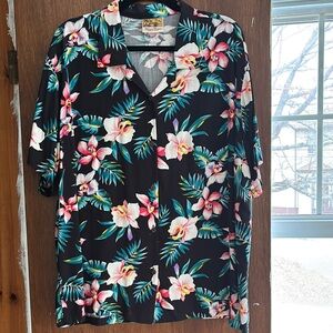 Green and White Boxy Notched Collar Blouse